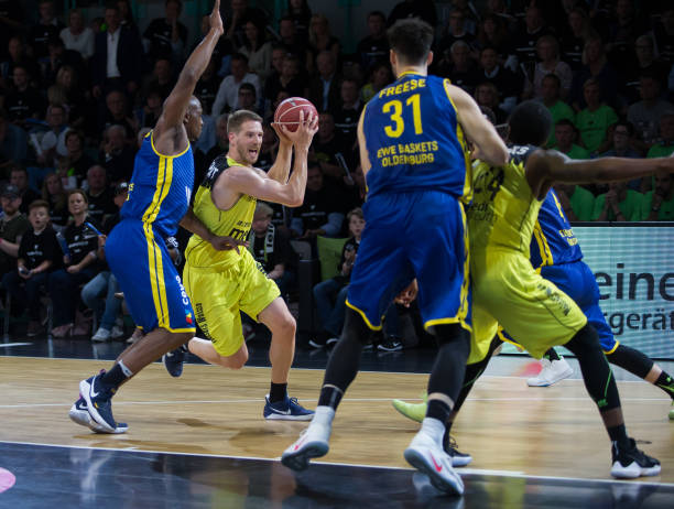 欧协-恩昆库穆德里克破门 切尔西2-0海登海姆.