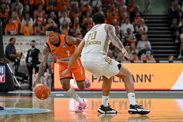 体育中超：积极备战 青岛黄海期待中超首胜